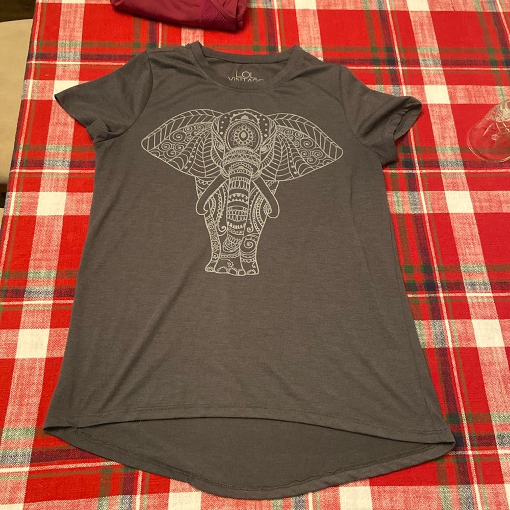 Grey elephant design teeshirt